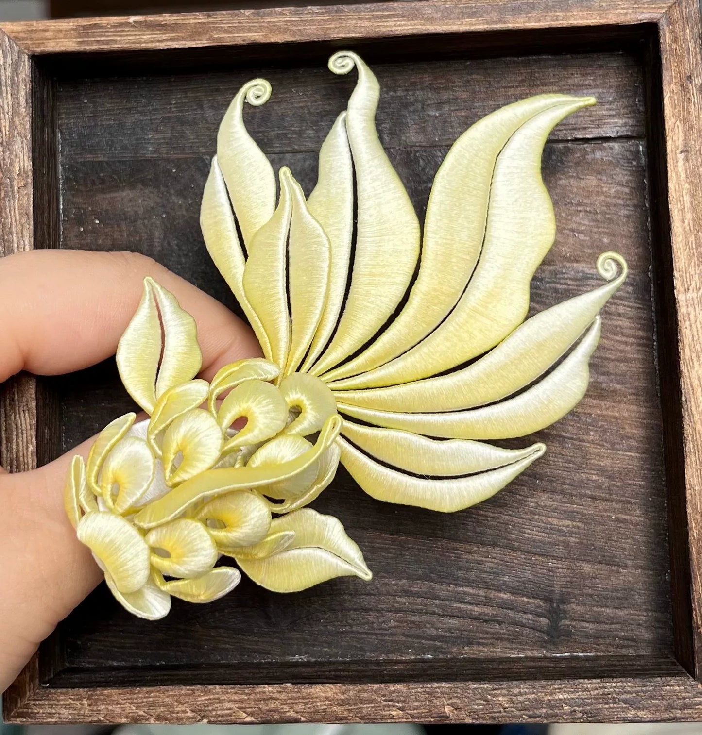 Handmade Chanhua dyed goldfish with orange - red color and flowing fins-6