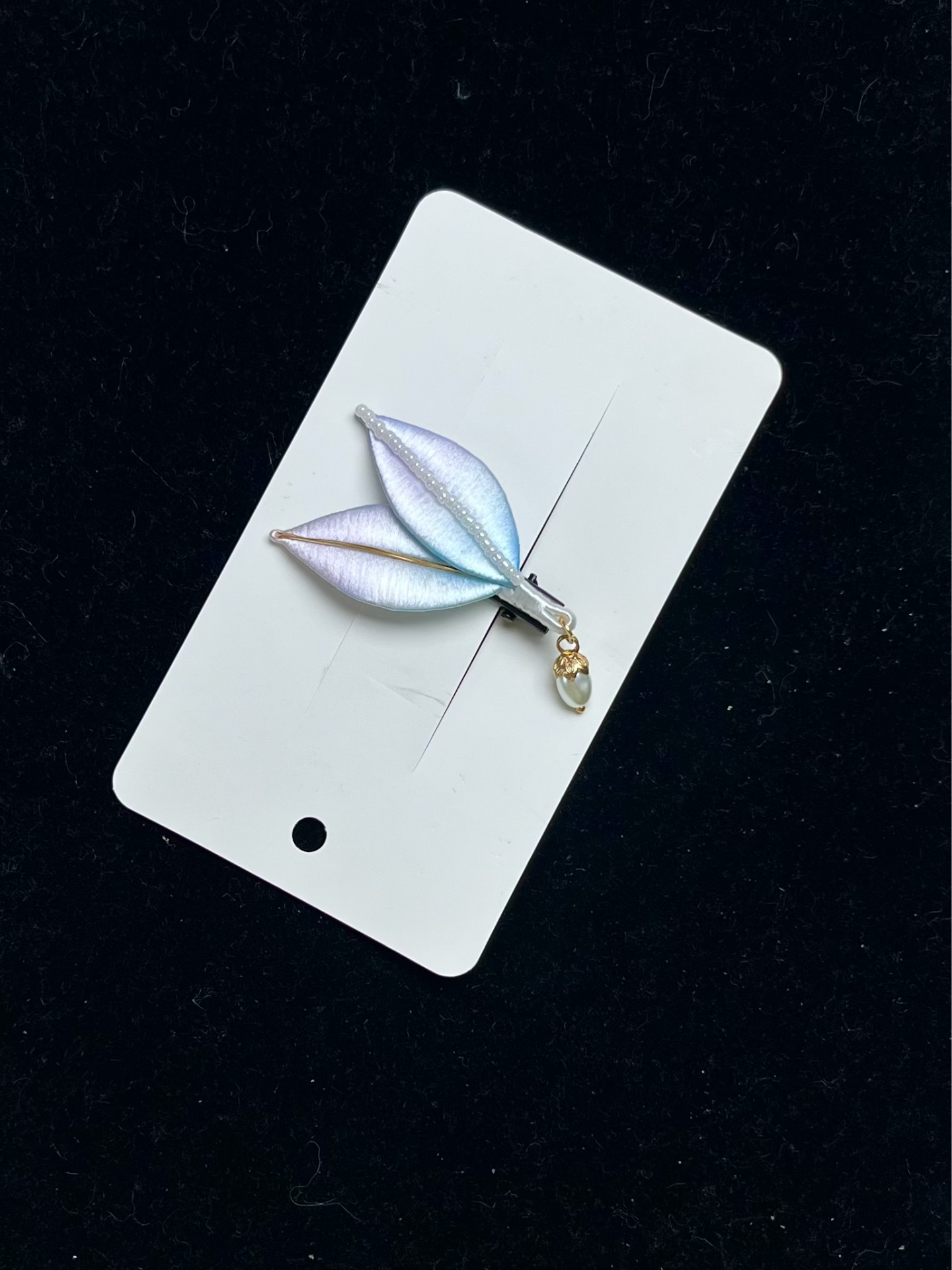Handmade Chanhua leaf - shaped hair clips with pastel colors and hanging pearls-4