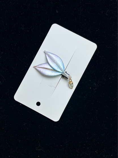 Handmade Chanhua leaf - shaped hair clips with pastel colors and hanging pearls-4