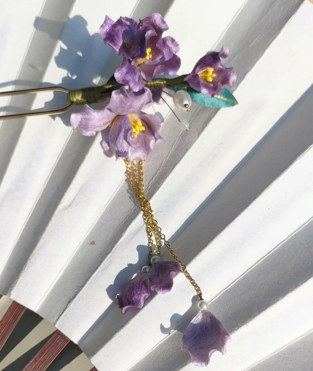 Fermaglio per Capelli fatto a mano con Iris Ronghua - Accessorio Artigianale Floreale in Seta per Capelli