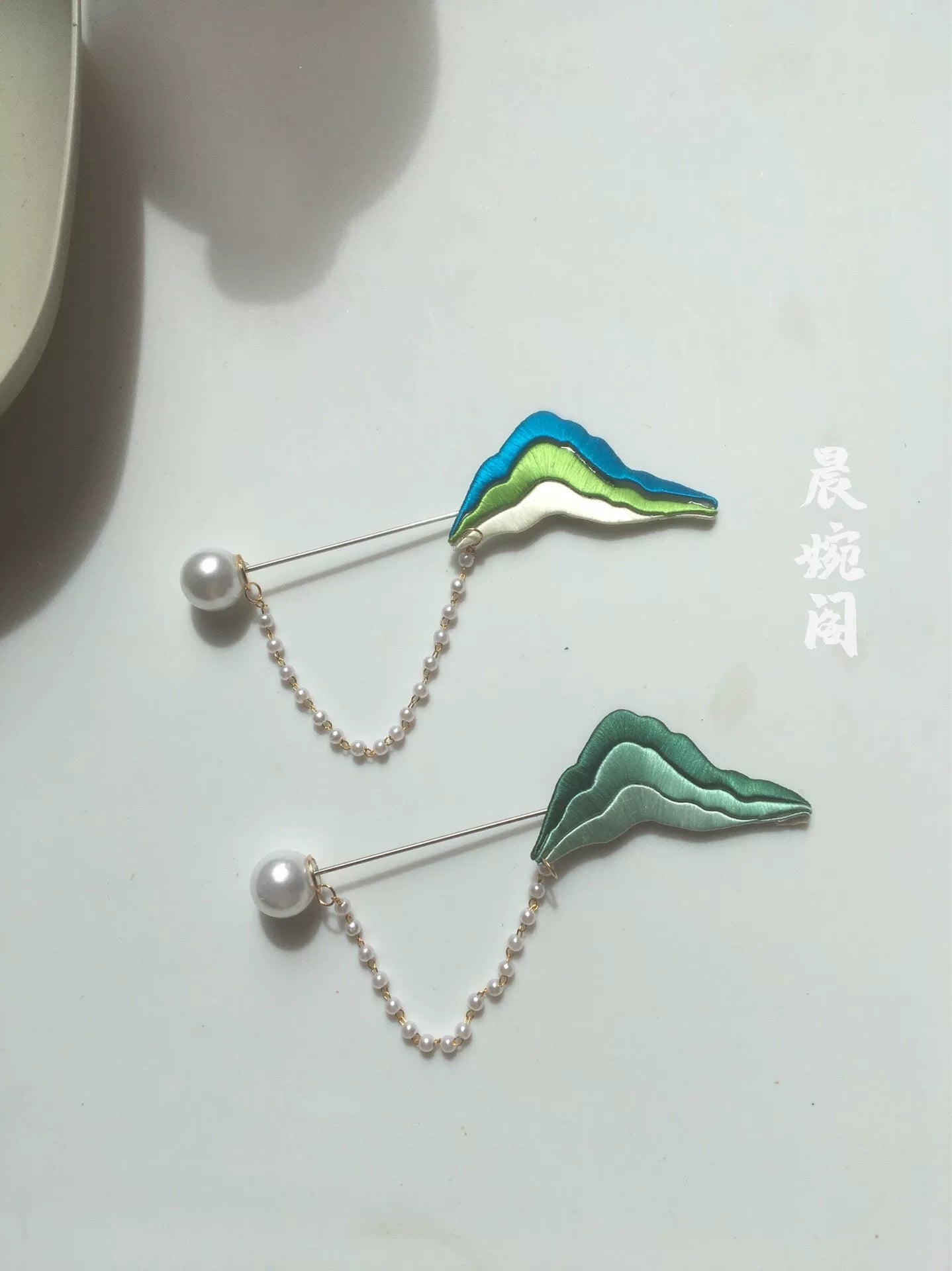 PF032 - Chanhua Brooch - Wholesale