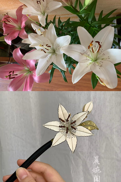 PF049 - Lily Chanhua Brooch - Wholesale