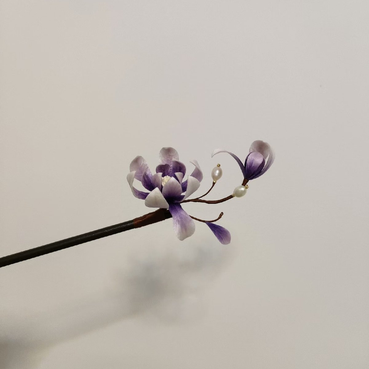 Handmade Ronghua Magnolia Hairpin - White & Green with Pearl - Wedding & Daily