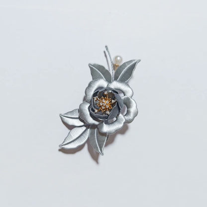 Handmade Chanhua Ink Camellia Brooch - Silver Grey with Gold Center