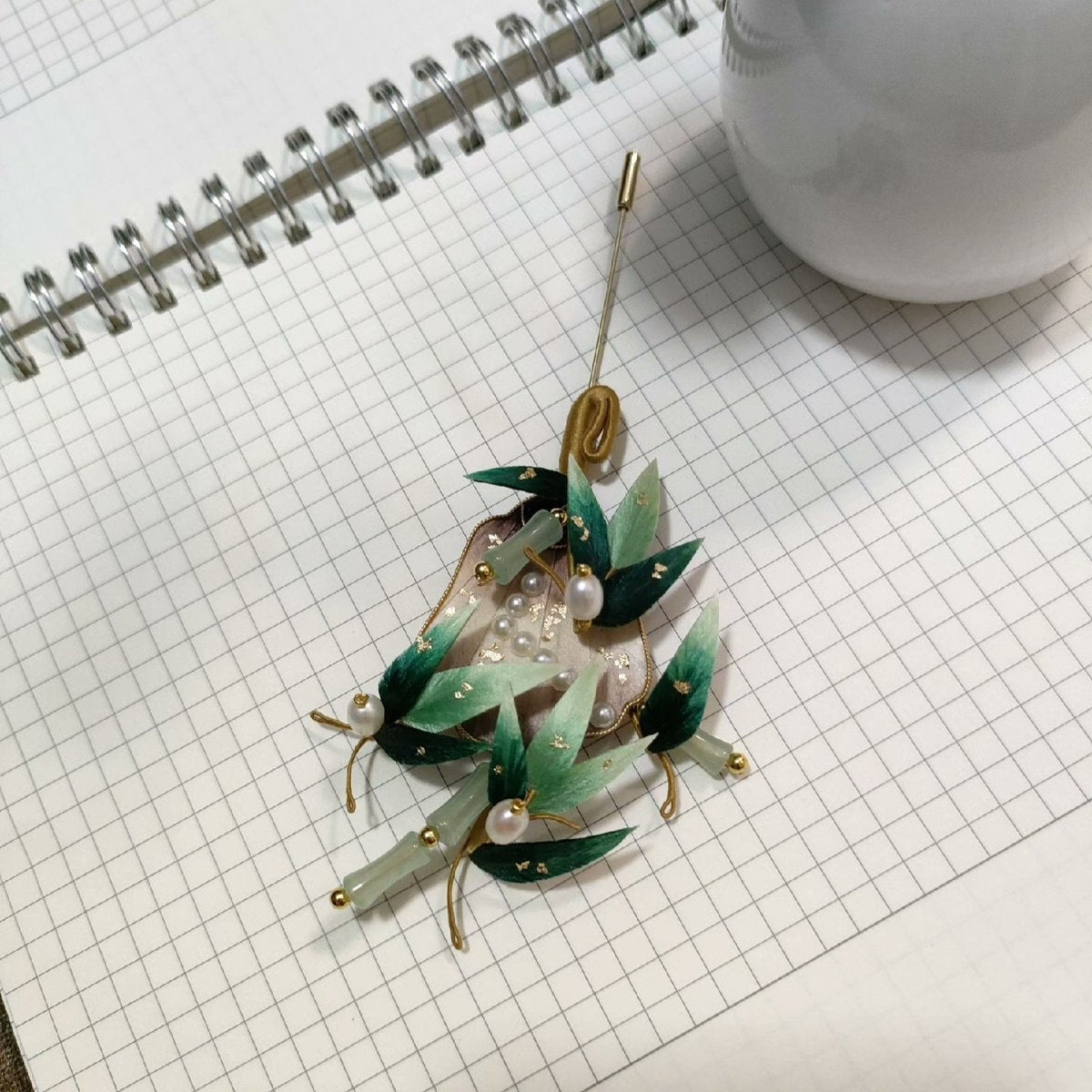Handmade Ronghua Silk Velvet Bamboo Leaf Fan Brooch