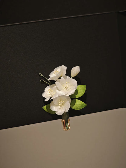 Handmade Ronghua pear blossom hair accessory/brooch with white flowers and green leaves