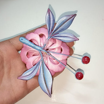 Épingle à cheveux de pivoine artisanale Chanhua enroulée de fil – Accessoire floral rose et bleu