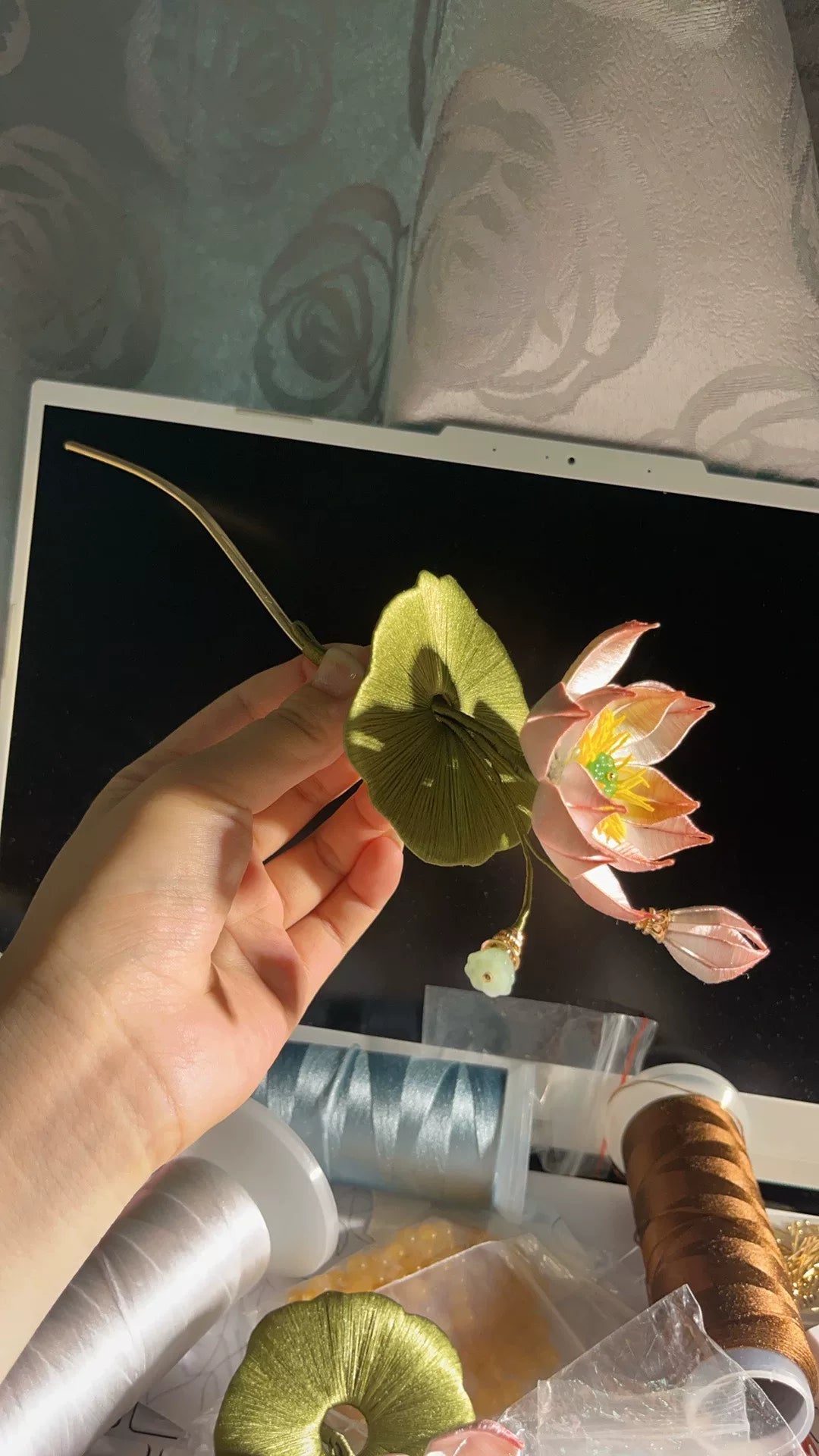 Handmade Chanhua dyed pink lotus hairpins with green leaves and yellow stamens-3