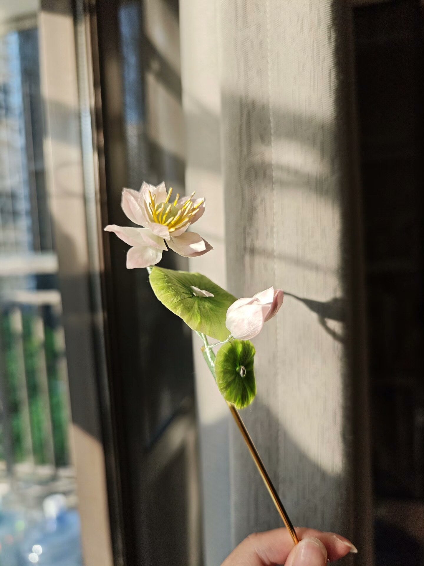 Handmade Ronghua Lotus Hairpin - Lifelike Botanical Hair Accessory