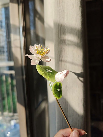 Handmade Ronghua Lotus Hairpin - Lifelike Botanical Hair Accessory