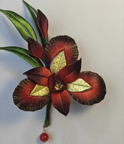 Handmade Thread-Wrapped Iris Brooch - Artisanal Chanhua Floral Pin