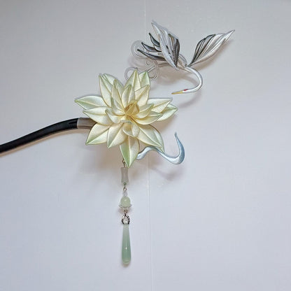 Handmade Chanhua Thread-Wrapped Crane and Flower Hairpin - Elegant Floral Hair Accessory
