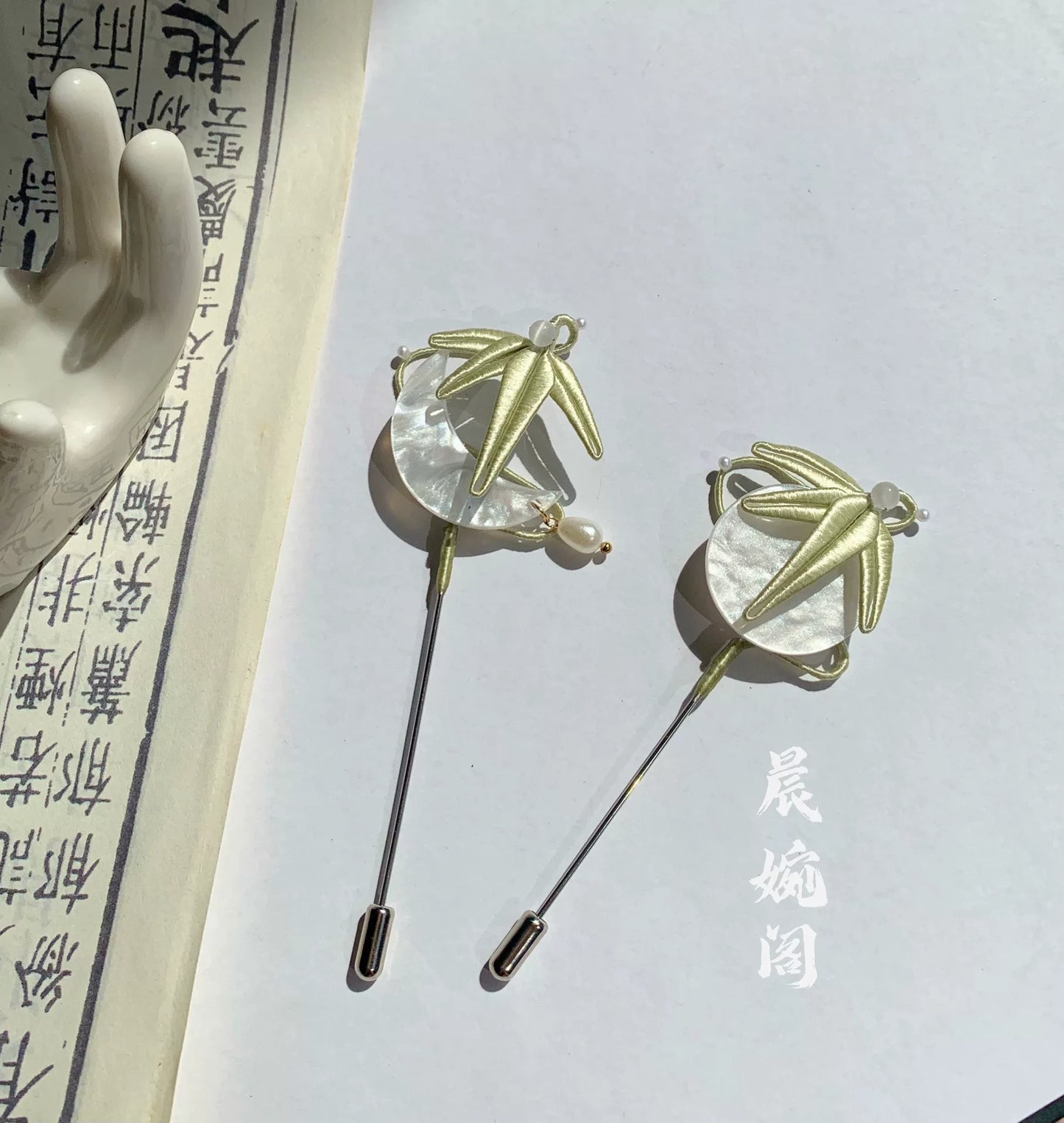 PF038 - Chanhua Brooch - Wholesale