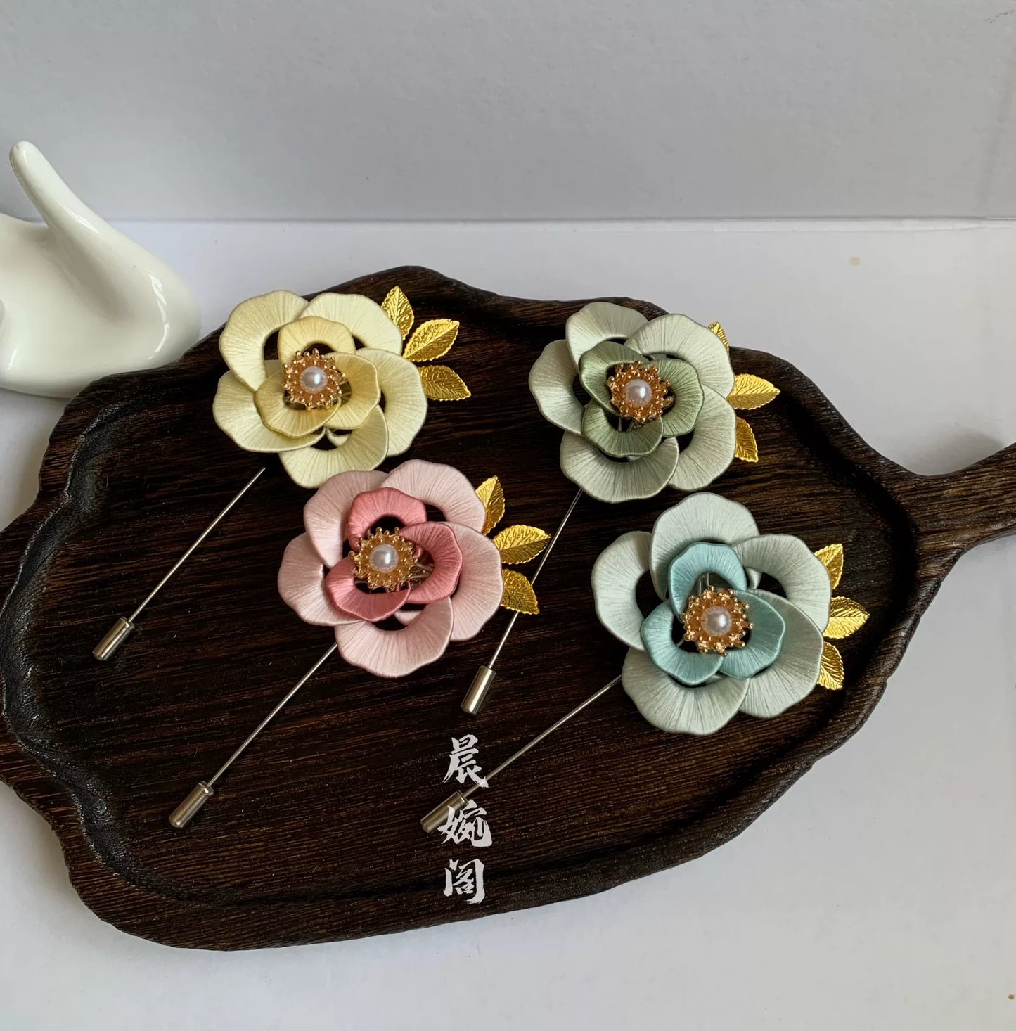PF031 - Rose Chanhua Brooch - Wholesale