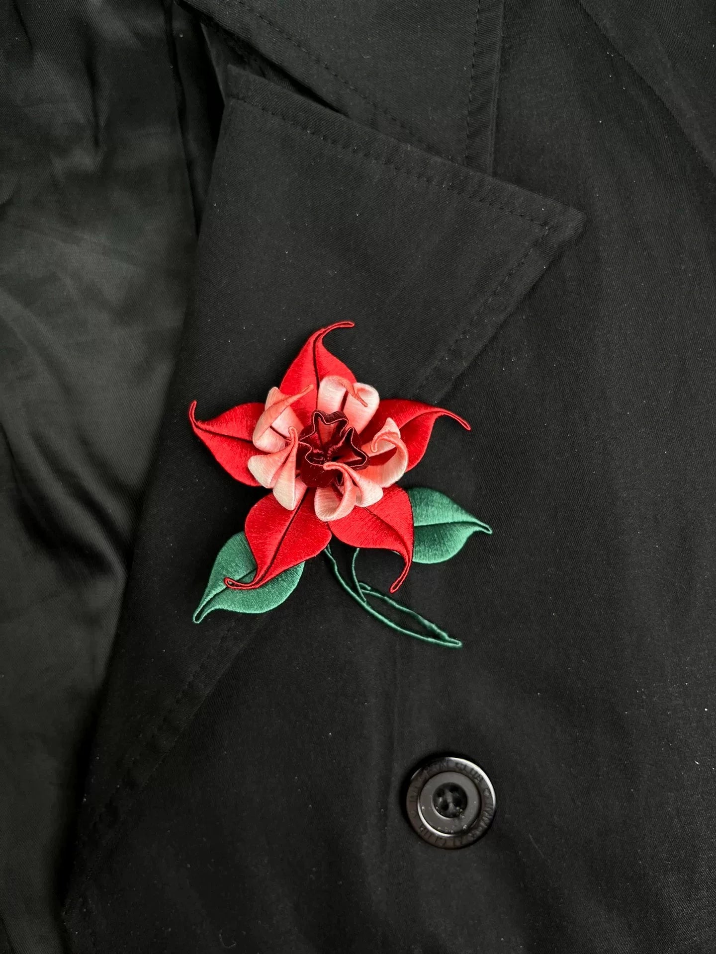 Handmade Chanhua Lu Chen Mandala Flower Brooch with red flower and green leaves-2