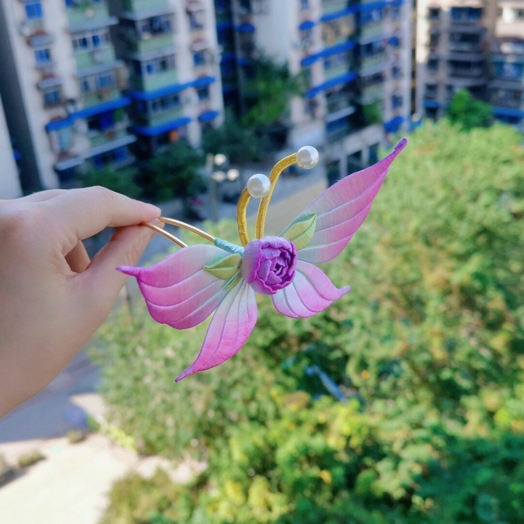 Handmade Chanhua Purple Gradient Butterfly - Dreamy Artisanal Handcrafted Hair Accessory