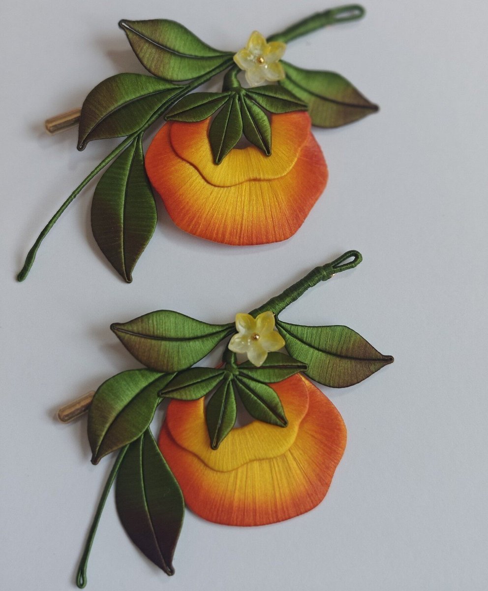 Handmade Thread-Wrapped Persimmon Brooch - Artisanal Chanhua Autumn Fruit Pin