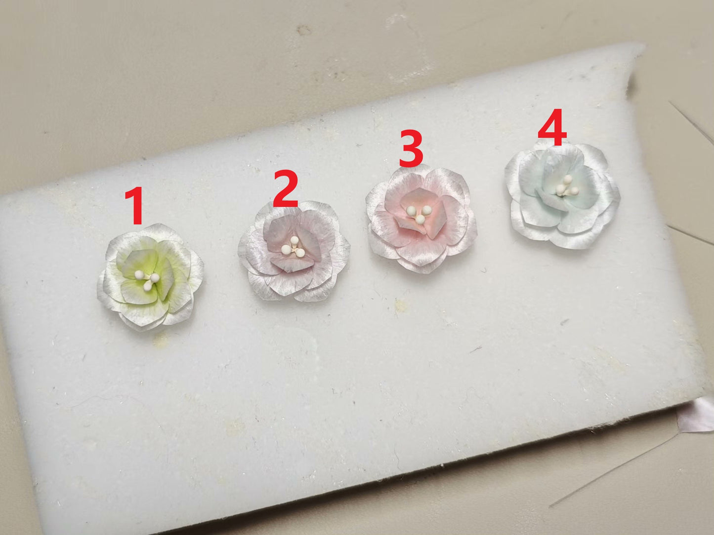 Orecchini artigianali Ronghua Gelsomino - Colorati e realistici