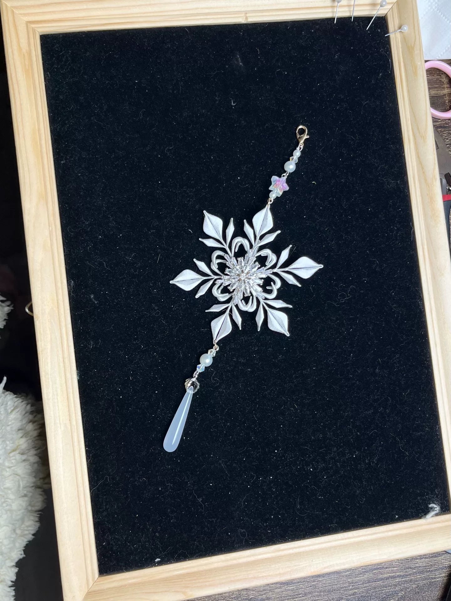 Handmade Chanhua rotatable snow - flake pendant with beads and star on a chain