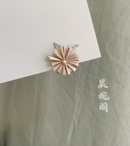 PF010 - Chanhua Daisy Hairclip - Wholesale