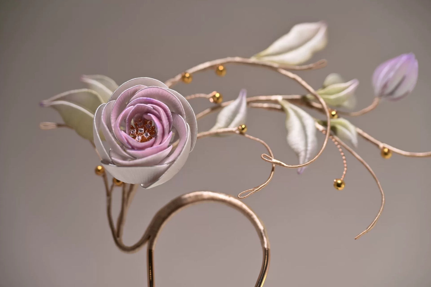 Handmade Chanhua lilac rose hairpin with leaves and metal details-3