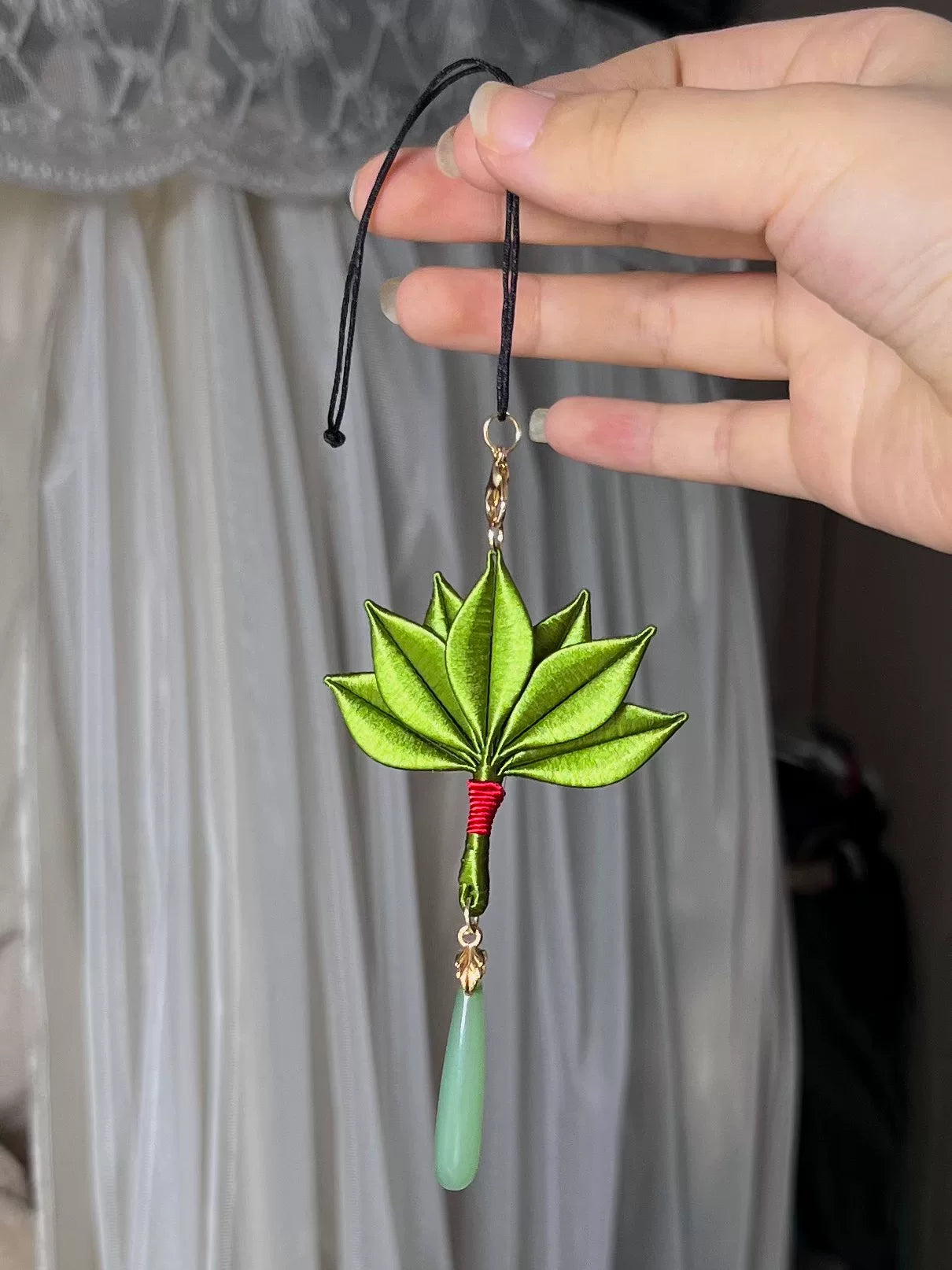 Handmade Chanhua pomelo leaf brooch and pendant with green leaves and bead - like drops-4