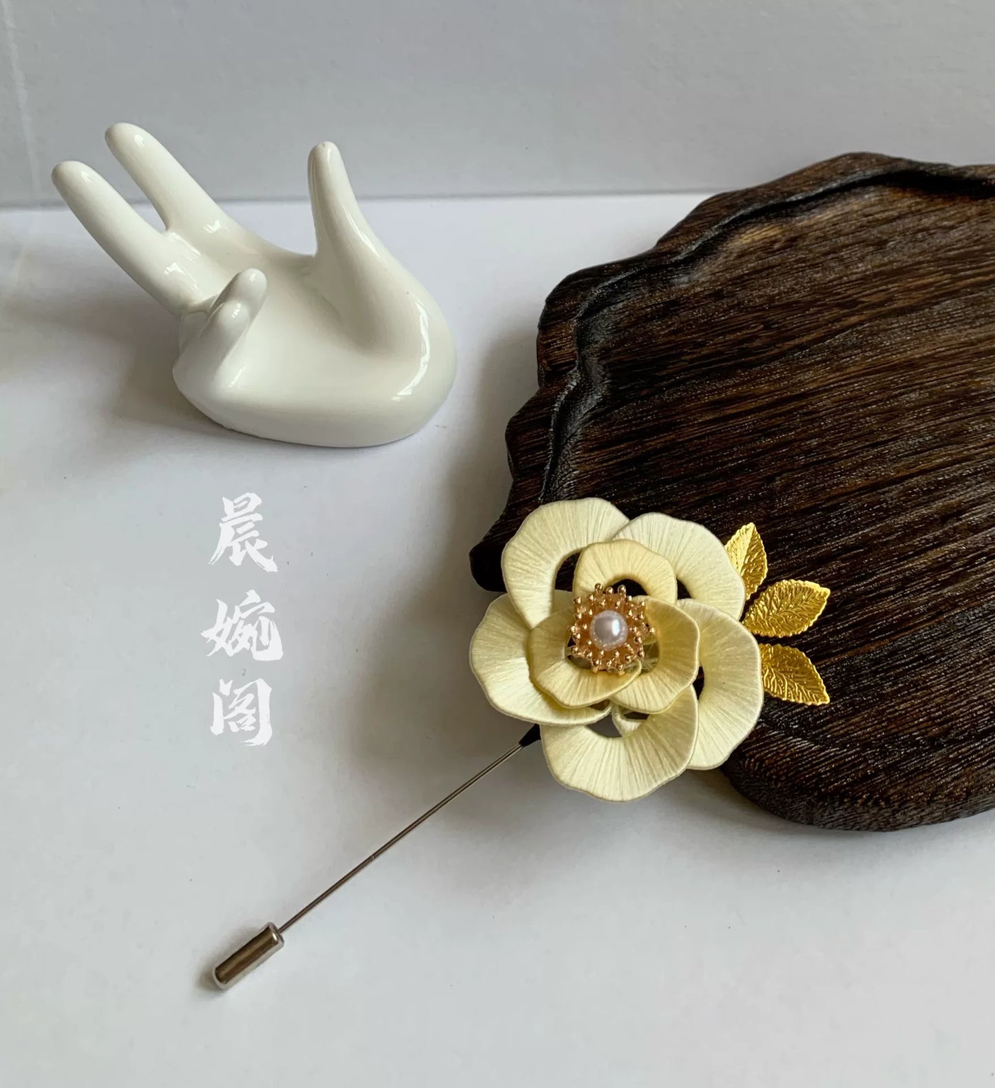 PF031 - Rose Chanhua Brooch - Wholesale