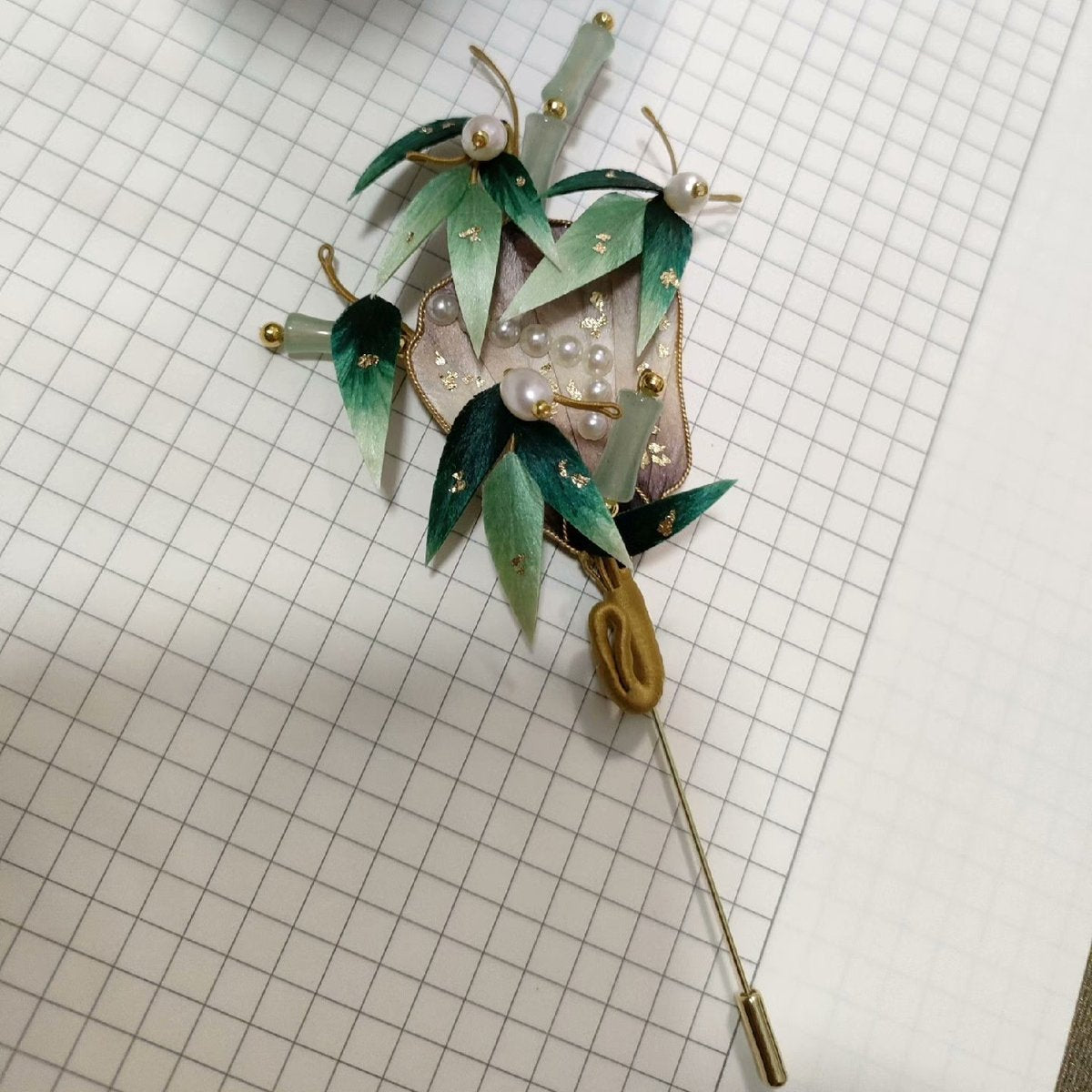Handmade Ronghua Silk Velvet Bamboo Leaf Fan Brooch