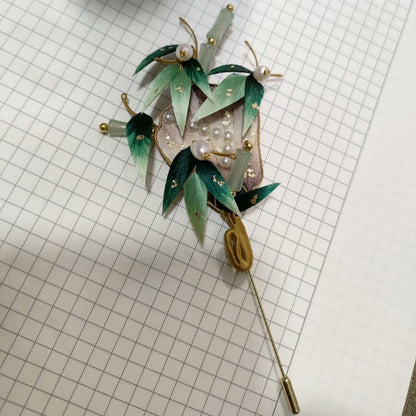 Handmade Ronghua Silk Velvet Bamboo Leaf Fan Brooch