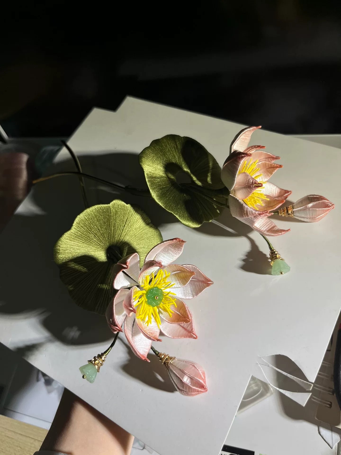 Handmade Chanhua dyed pink lotus hairpins with green leaves and yellow stamens-4
