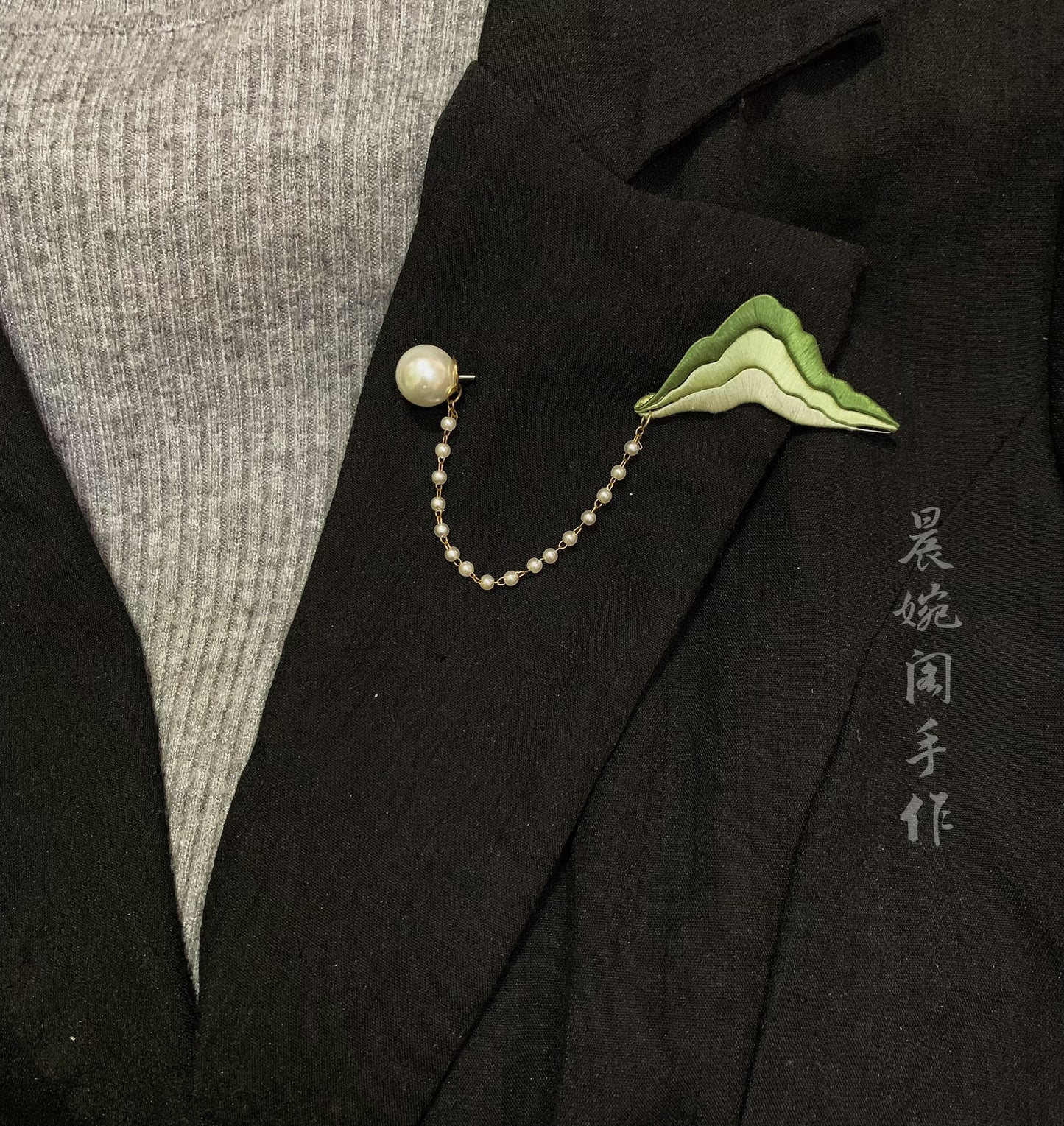 PF032 - Chanhua Brooch - Wholesale