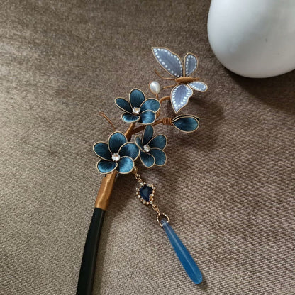 Pince à Cheveux Fleur en Velours de Soie Ronghua Faite à la Main - Prunier Bleu Papillon Accessoire Chinois