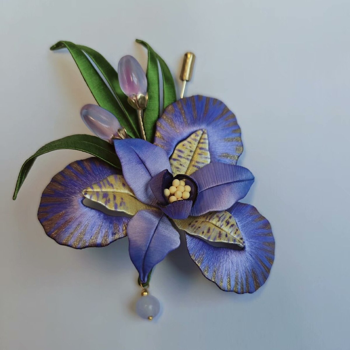 Handmade Thread-Wrapped Iris Brooch - Artisanal Chanhua Floral Pin
