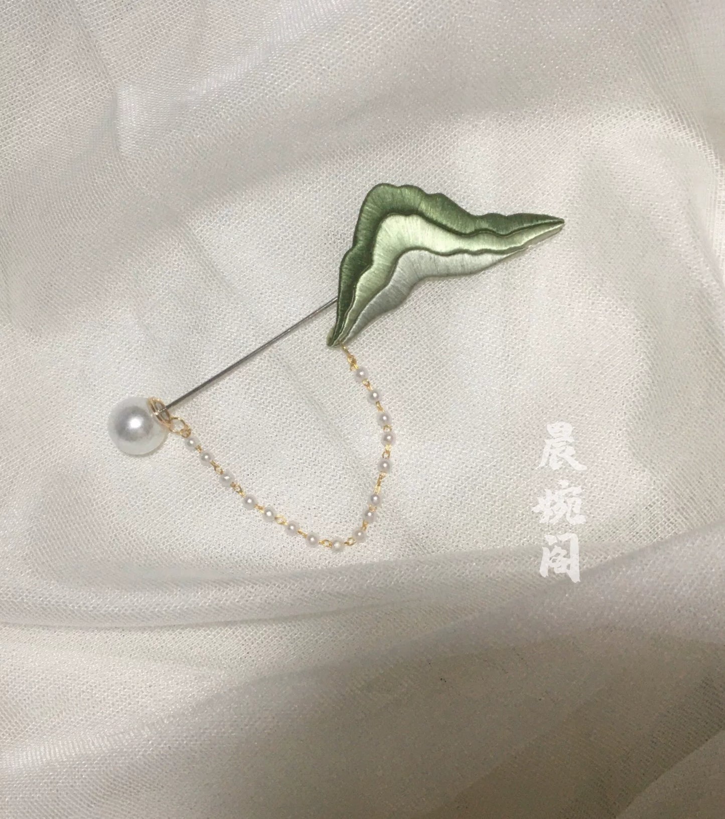 PF032 - Chanhua Brooch - Wholesale