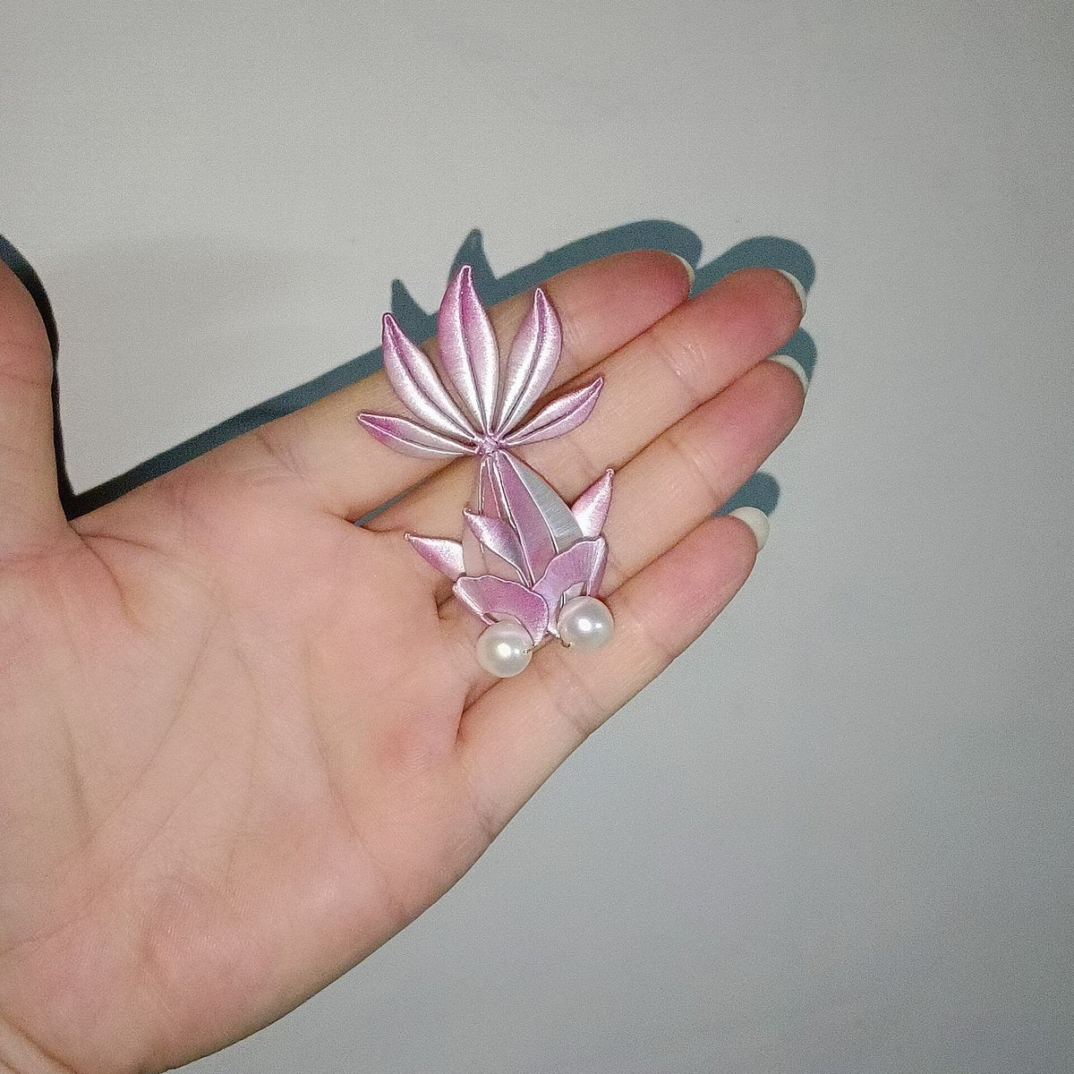 Handmade Chanhua Goldfish Brooch - Pink Ombre with Pearl