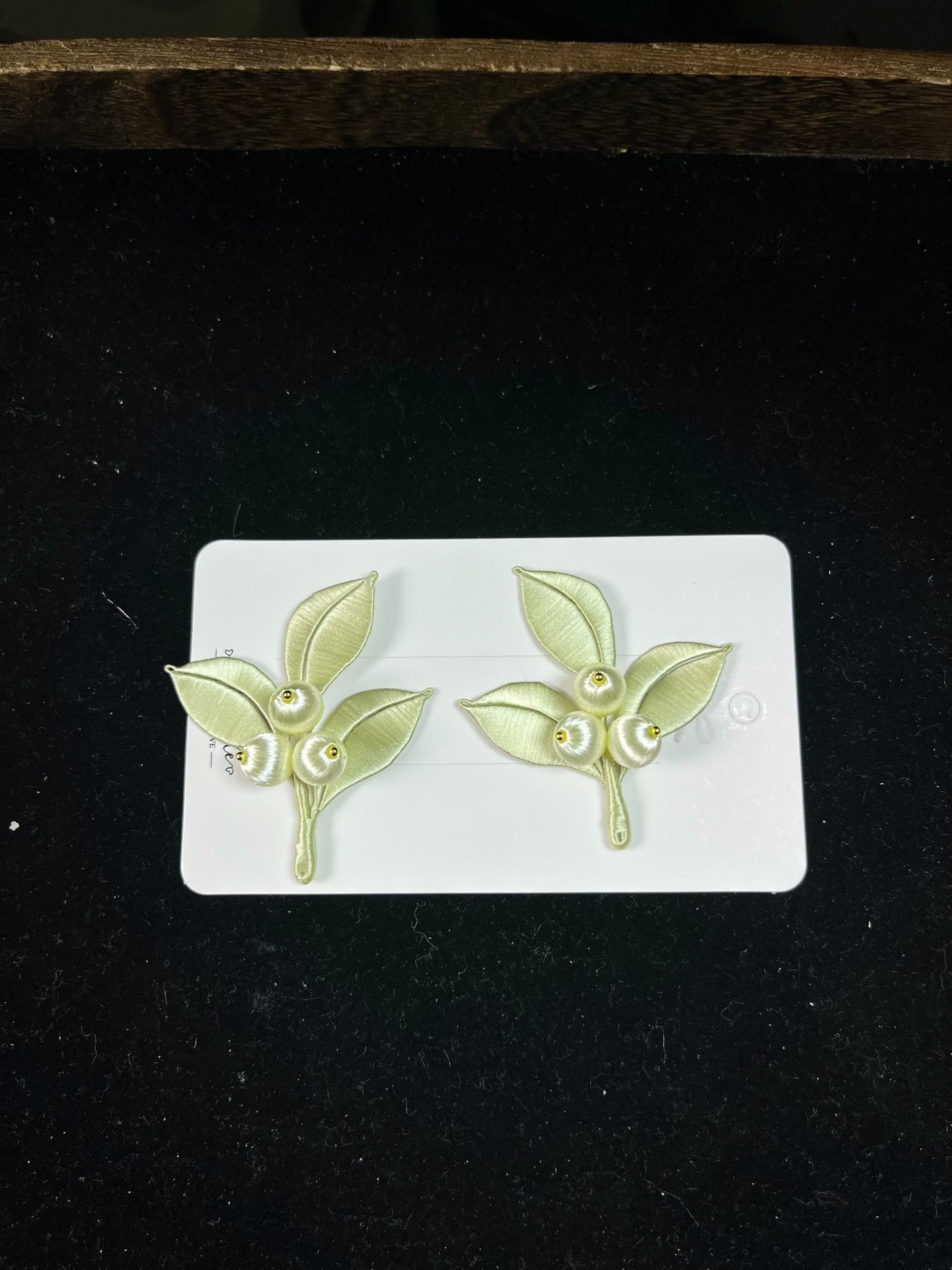 Handmade Chanhua berry hair clips with light - green leaves and white and light - blue berries-2
