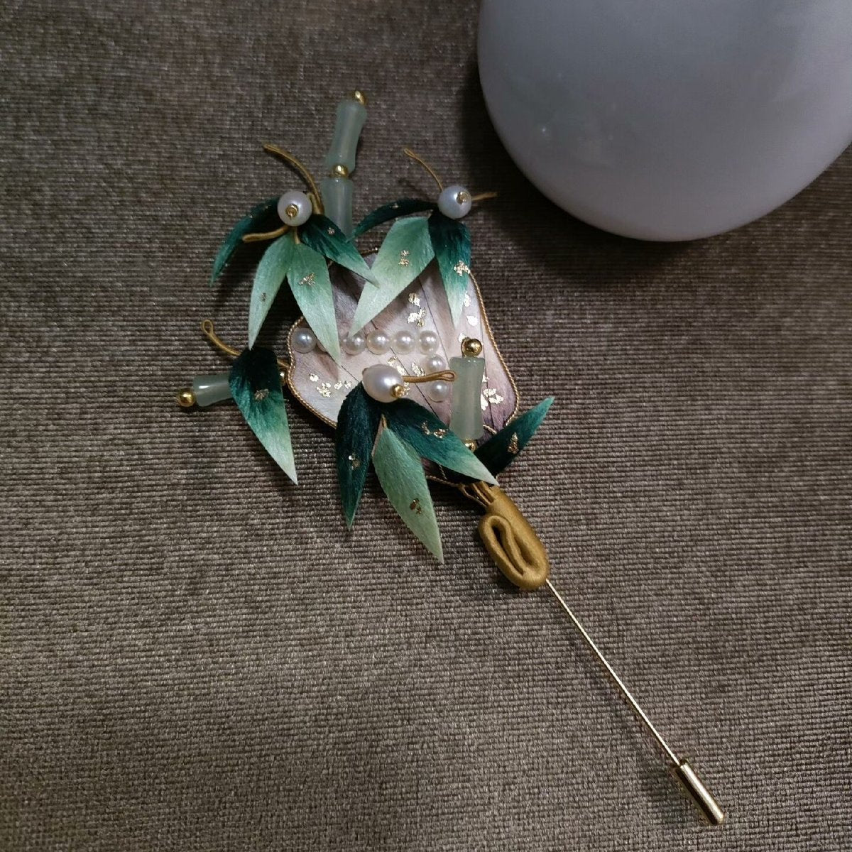 Handmade Ronghua Silk Velvet Bamboo Leaf Fan Brooch