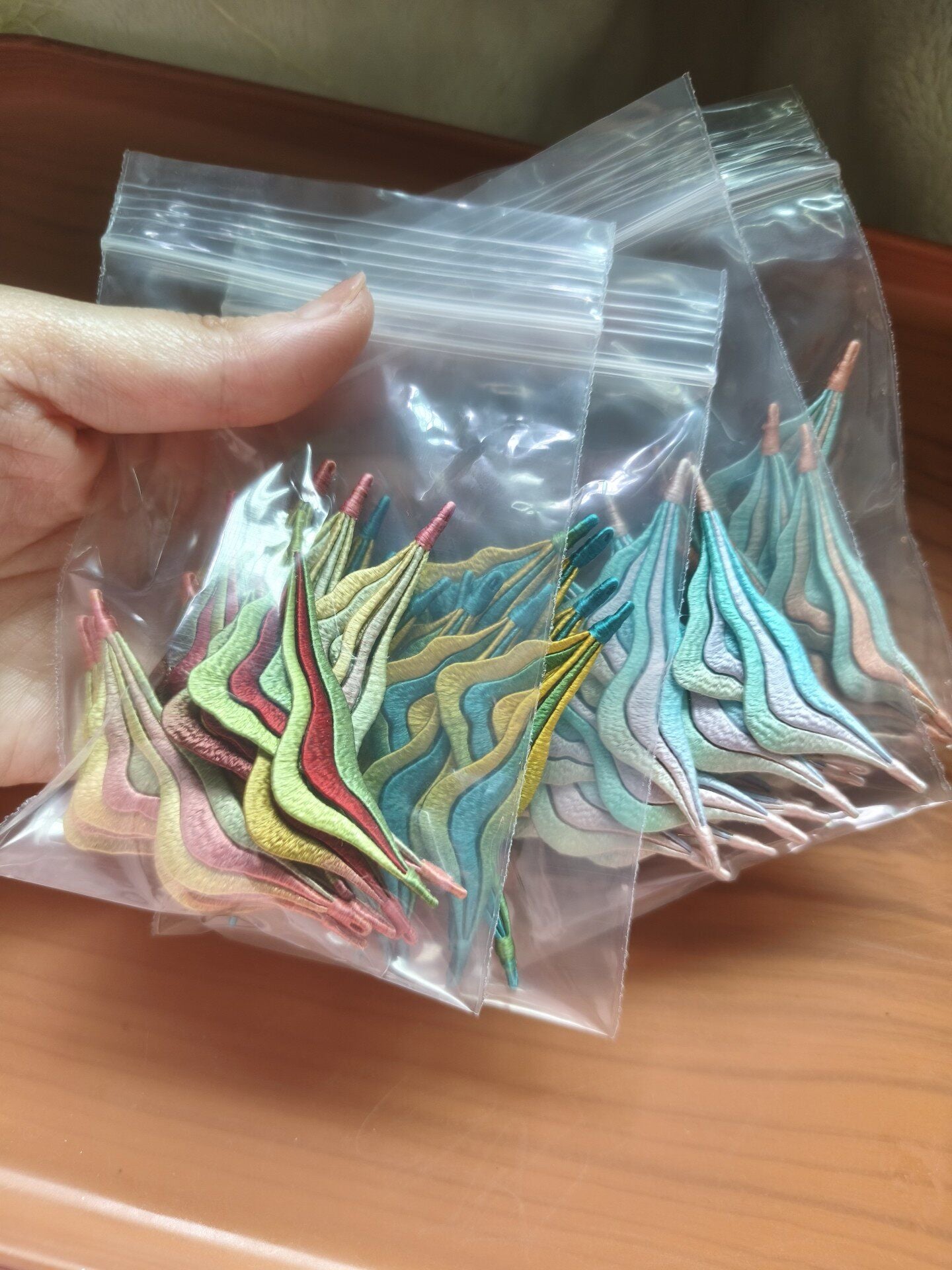 PF067 - Mountain Chanhua Brooch - Wholesale