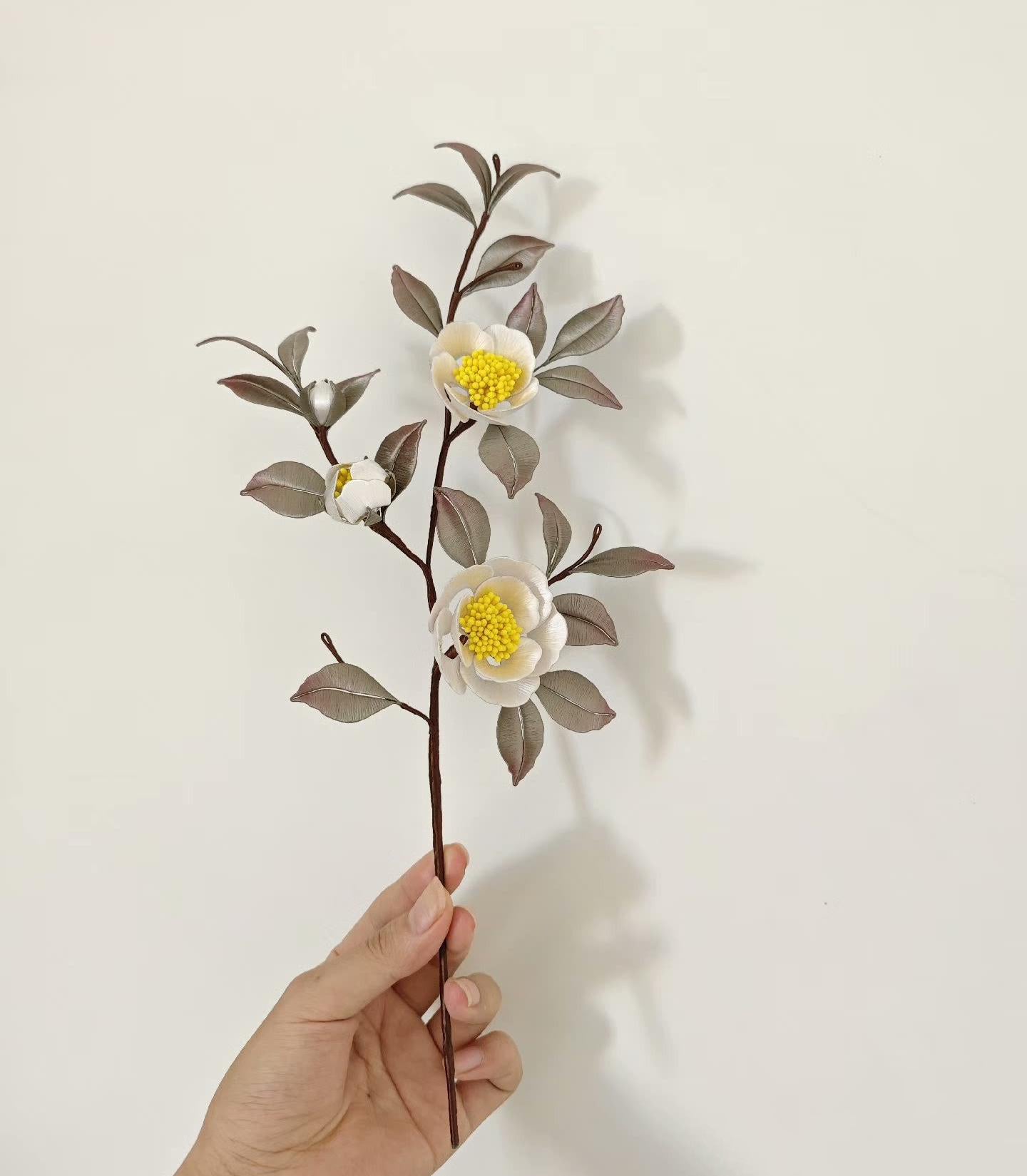 Présentoir sur mesure Branche de Camélia - Présentoir en soie (Chanhua)