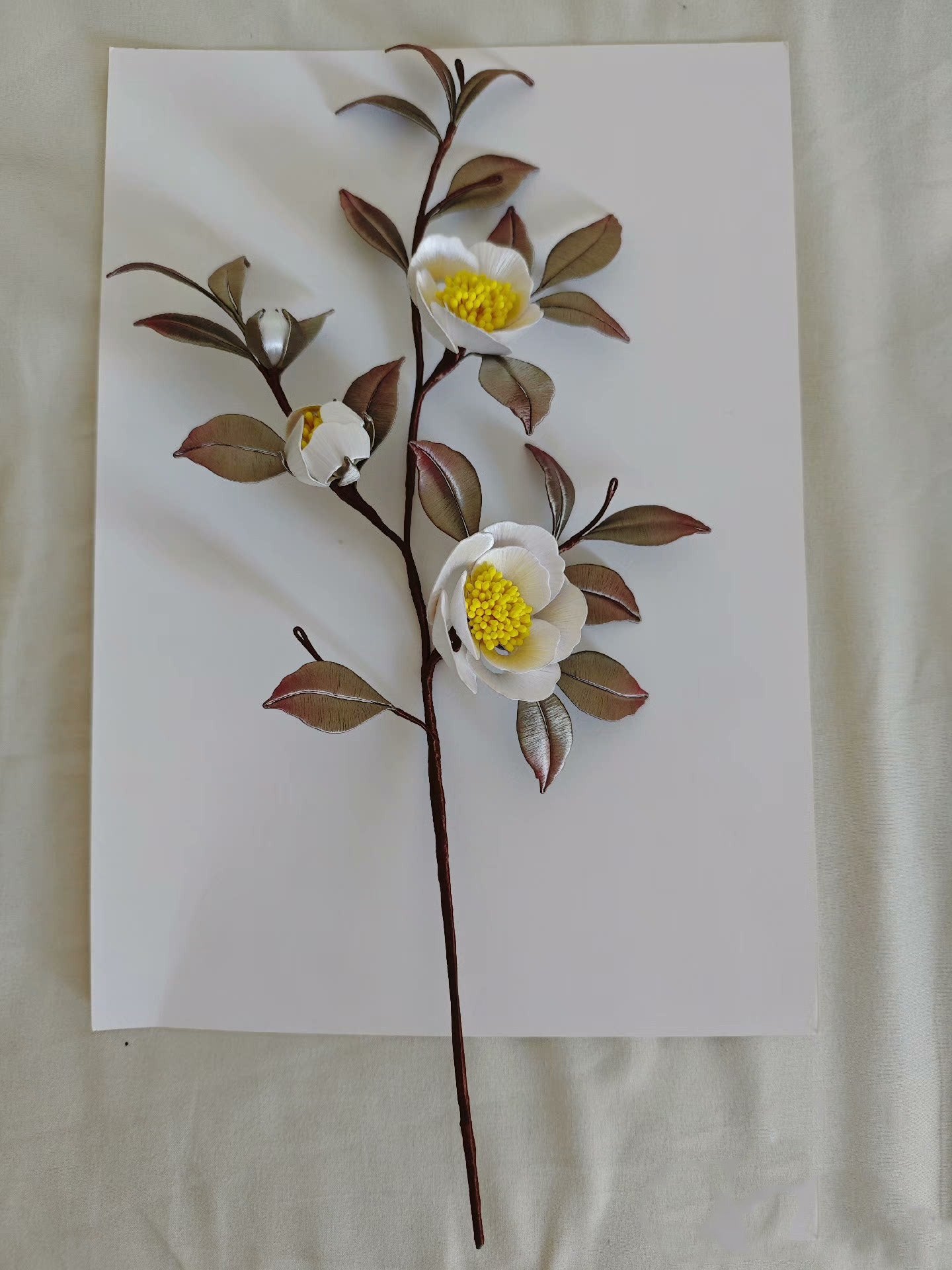 Présentoir sur mesure Branche de Camélia - Présentoir en soie (Chanhua)