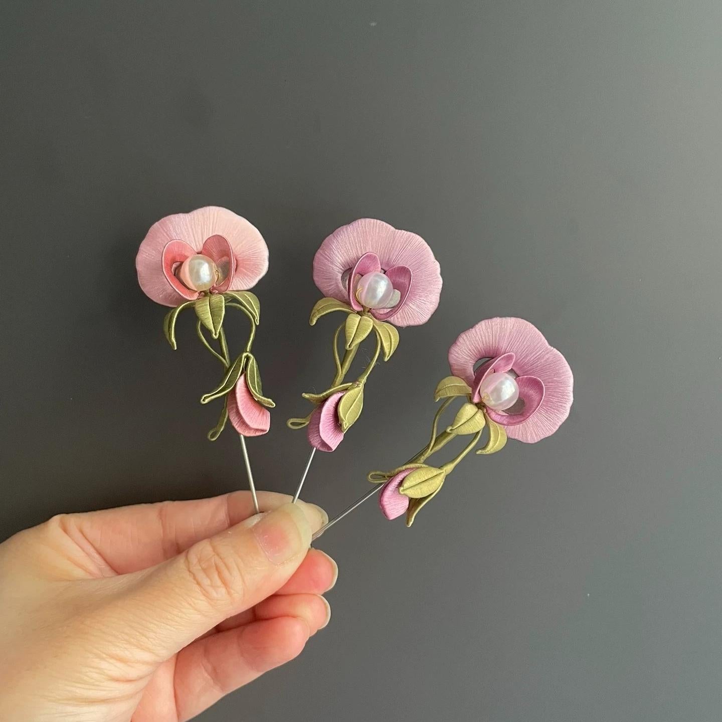 Spilla fatta a mano Fiore di pisello - Spilla di seta (Chanhua)