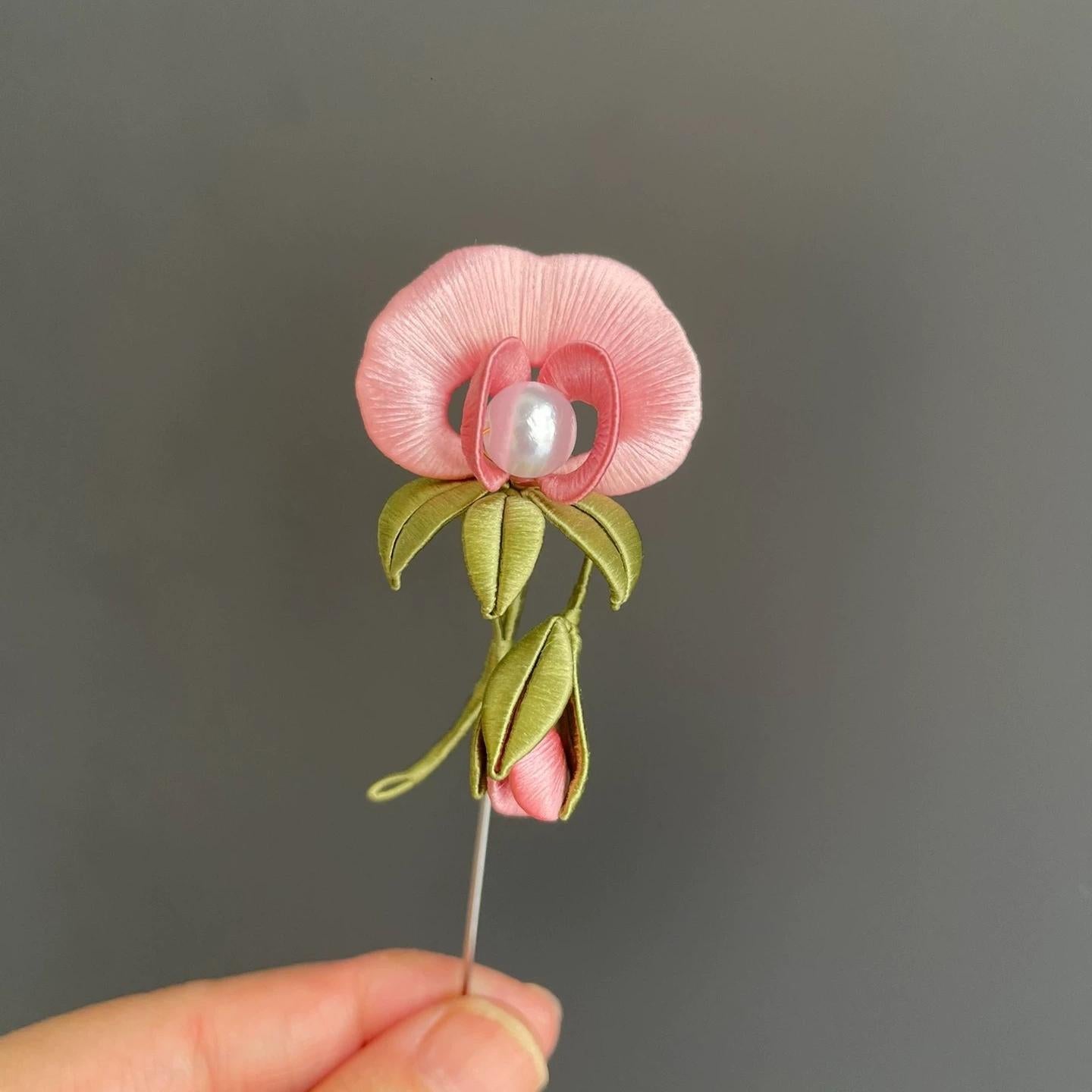 Spilla fatta a mano Fiore di pisello - Spilla di seta (Chanhua)