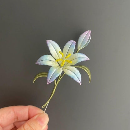 Spilla giglio fatta a mano - Spilla di seta (Chanhua)