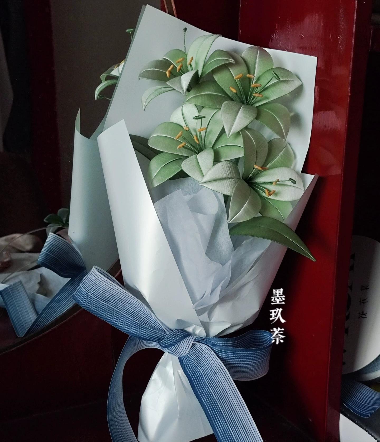 Mazzo di fiori personalizzato Lily - Mazzo di fiori in seta (Chanhua)