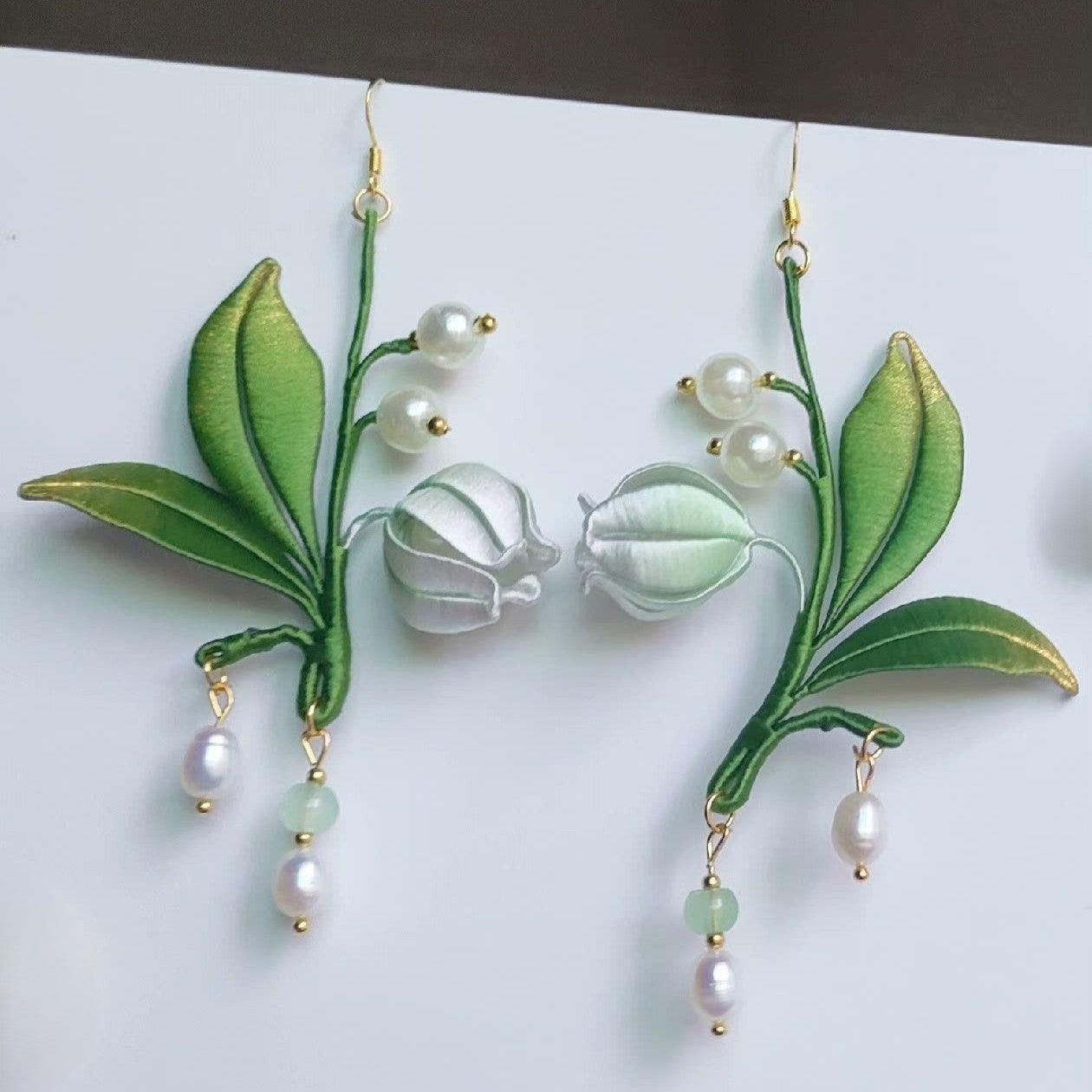 Boucles d'oreilles faites main Orchidées Chanhua et Perles - Crochets en Argent 925