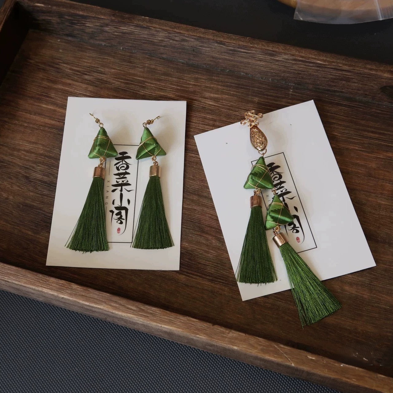 Orecchini con nappine fatti a mano ispirati agli Zongzi - Ganci in argento 925 (Chanhua)