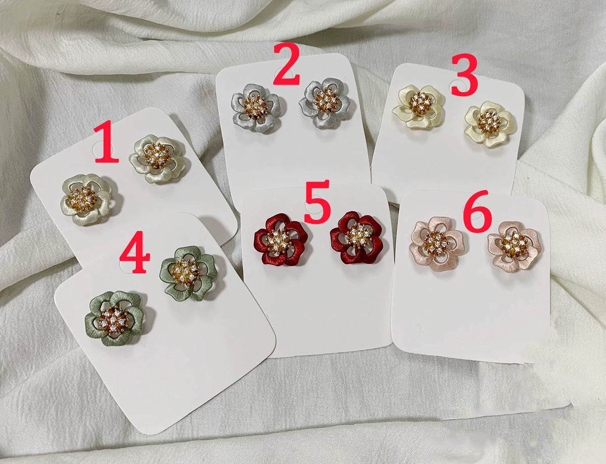 Orecchini floreali Chanhua fatti a mano - Ganci in argento S925