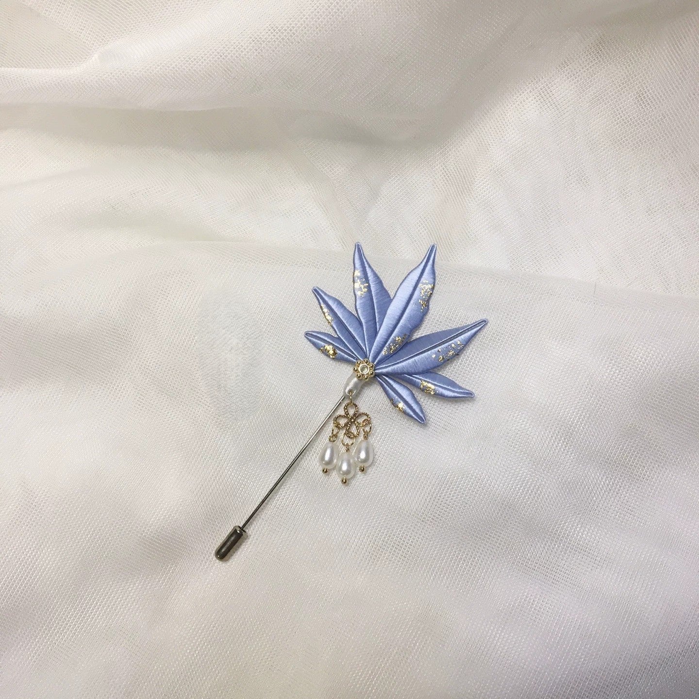 Handmade Chanhua Maple Leaf Brooch - Thread Maple Leaf Pin with Pearl Drops