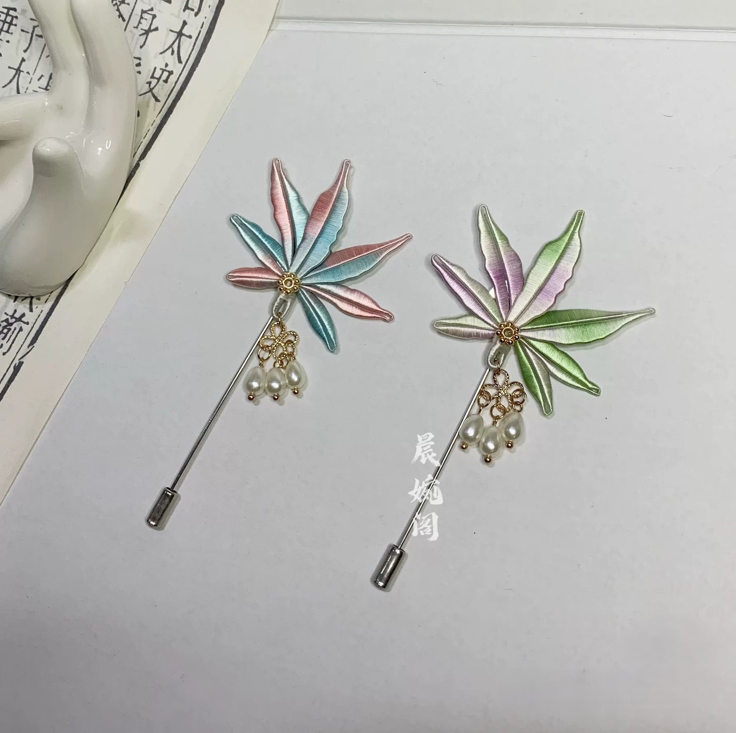 Handmade Chanhua Maple Leaf Brooch - Thread Maple Leaf Pin with Pearl Drops
