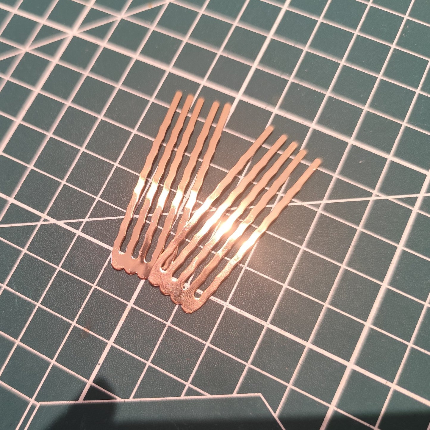 Pettine per capelli in metallo piccolo ondulato a 5 punte | Base fai da te e pettine laterale sicuro/2 pettini per capelli